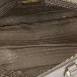 مملوكة مسبقًا Prada Grey Pomice Mini Saffiano Lux Tote