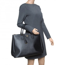 Pre Owned Prada Black Saffiano Lux Leather Executive Double Zip Tote