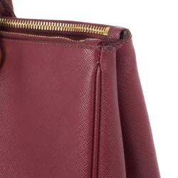 مملوكة مسبقًا Prada Maroon Double Zip Saffiano Lux Tote