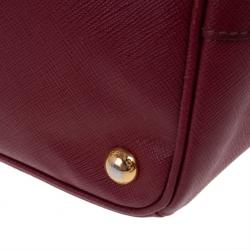 مملوكة مسبقًا Prada Maroon Double Zip Saffiano Lux Tote
