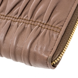 Pre Owned Prada Beige Nappa Gaufre Leather Zip Around Wallet