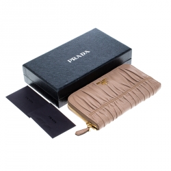 Pre Owned Prada Beige Nappa Gaufre Leather Zip Around Wallet