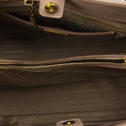 مملوكة مسبقًا Prada Pink Saffiano Cameo Top Handle Tote