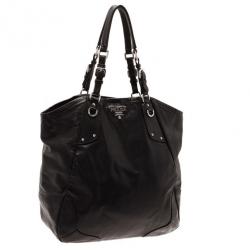 مملوكة مسبقًا Prada Black Leather Tote