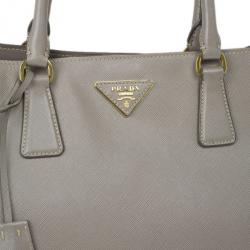 مملوكة مسبقًا Prada Grey Saffiano Lux Tote