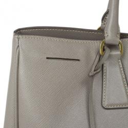 مملوكة مسبقًا Prada Grey Saffiano Lux Tote