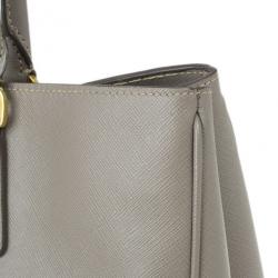 مملوكة مسبقًا Prada Grey Saffiano Lux Tote