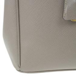 مملوكة مسبقًا Prada Grey Saffiano Lux Tote