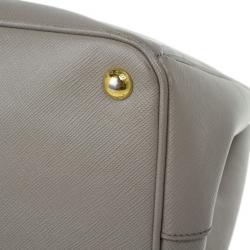 مملوكة مسبقًا Prada Grey Saffiano Lux Tote