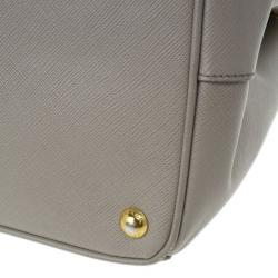 مملوكة مسبقًا Prada Grey Saffiano Lux Tote