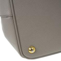 مملوكة مسبقًا Prada Grey Saffiano Lux Tote