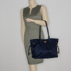 مملوكة مسبقًا Prada Navy Nylon Saffiano Trimmed Drawstring Tote