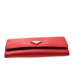 Pre Owned Prada Red Saffiano Triang Leather Continental Wallet