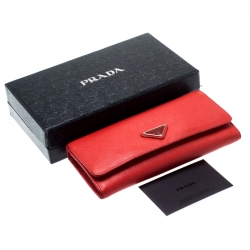 Pre Owned Prada Red Saffiano Triang Leather Continental Wallet