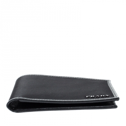 Pre Owned Prada Black Nylon and Leather Bifold Wallet