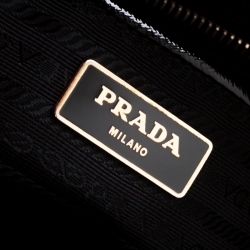 Pre Owned Prada Black/Cream Patent Leather Pyramid Frame Top Handle Bag