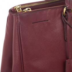 مملوكة مسبقًا Prada Maroon Saffiano Lux Double-Zip Leather Tote