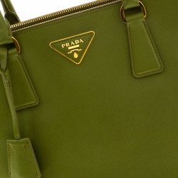 Pre Owned Prada Green Saffiano Lux Leather Medium Double Zip Bag