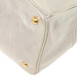 مملوكة مسبقًا Prada Daino Zip-Top Tote