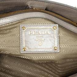 مملوكة مسبقًا Prada Daino Zip-Top Tote