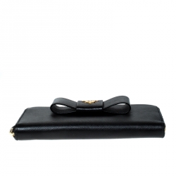 Pre Owned Prada Black Saffiano Lux Leather Bow Zip Around Wallet 