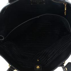 مملوكة مسبقًا Prada Black Vitello Daino Side Zip Shopping Tote