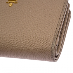 Pre Owned Prada Beige Saffiano Leather Compact Wallet