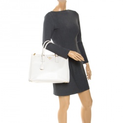 Pre Owned Prada Off White Saffiano Lux Leather Large Double Zip Tote