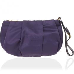 مملوكة مسبقًا Prada Purple Pleated Logo Wristlet