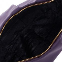 مملوكة مسبقًا Prada Purple Pleated Logo Wristlet