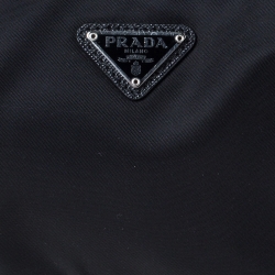 Pre Owned Prada Black Nylon Re-Edition 2005 Shoulder Bag