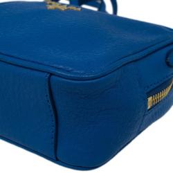 مملوكة مسبقًا حقيبة برادا زرقاء جلد بقر ميني بسحاب كروس