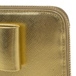 Pre Owned محفظة برادا جلد سافيانو ذهبي بسحاب و فيونكة