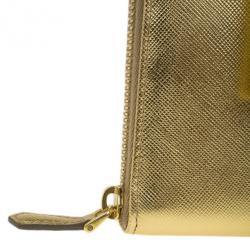 Pre Owned محفظة برادا جلد سافيانو ذهبي بسحاب و فيونكة