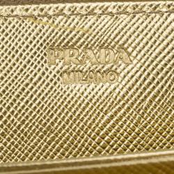 Pre Owned محفظة برادا جلد سافيانو ذهبي بسحاب و فيونكة