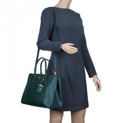 Pre Owned Prada Green Bicolor Saffiano Lux Leather Medium Double Zip Tote