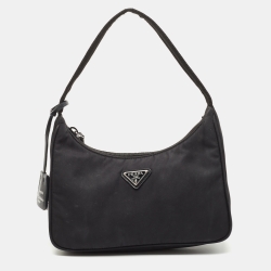Wat is er mis Onrustig Slank Prada Black Nylon Mini Re-Edition 2000 Shoulder Bag Prada | TLC