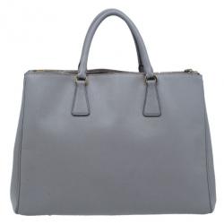 مملوكة مسبقًا Prada Clay Grey Saffiano Lux Medium Double-Zip Tote