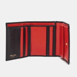 مملوكة مسبقًا Prada Black Vittello Move Leather Trifold Wallet