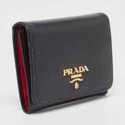 مملوكة مسبقًا Prada Black Vittello Move Leather Trifold Wallet