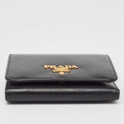 مملوكة مسبقًا Prada Black Vittello Move Leather Trifold Wallet