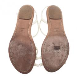 مملوكة مسبقًا Prada White Patent Leather Bow Detail Flat Sandals Size 38