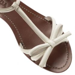 مملوكة مسبقًا Prada White Patent Leather Bow Detail Flat Sandals Size 38