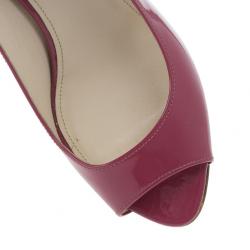 Pre Owned Prada Fuchsia Patent Leather Peep Toe Wedges Size 38
