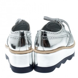 Pre Owned حذاء رياضي برادا ديربي بنعل سميك وينجتب مموج جلد بروج فضي ميتاليك مقاس 37.5