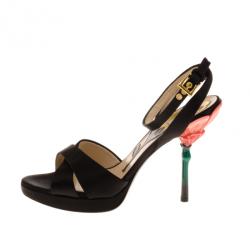 مملوكة مسبقًا Prada Black Satin Floral Enamel Sandals Size 35.5
