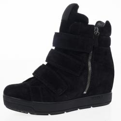 مملوكة مسبقًا Prada Sport Black Suede Wedge Hi-Top Sneakers Size 37.5