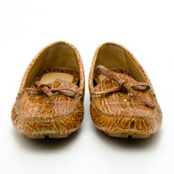 مملوكة مسبقًا Prada Brown Croc Embossed Leather Loafers Size 37