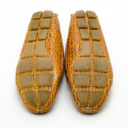 مملوكة مسبقًا Prada Brown Croc Embossed Leather Loafers Size 37