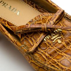 مملوكة مسبقًا Prada Brown Croc Embossed Leather Loafers Size 37